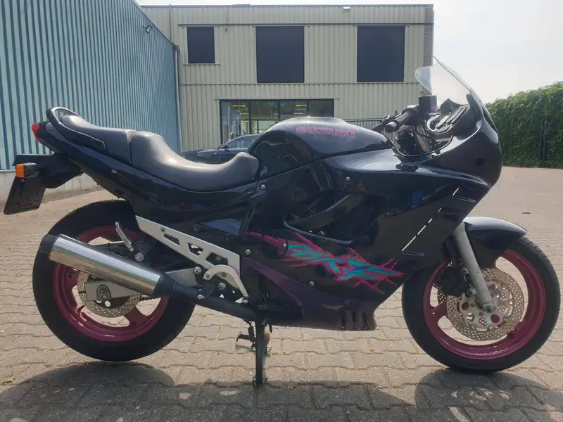 Suzuki GSX 600 - foto 2