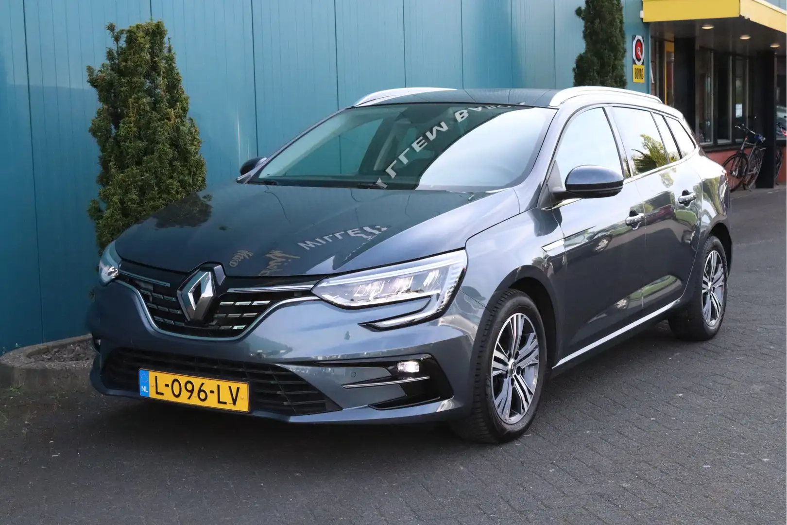 Renault Megane Estate 1.3 TCe Intens AUT. ECC|CRUISE|CARPLAY|TREK Grigio - 1