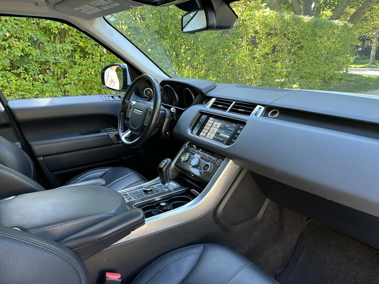 Land Rover Range Rover Sport снимка Land Rover Range Rover Sport