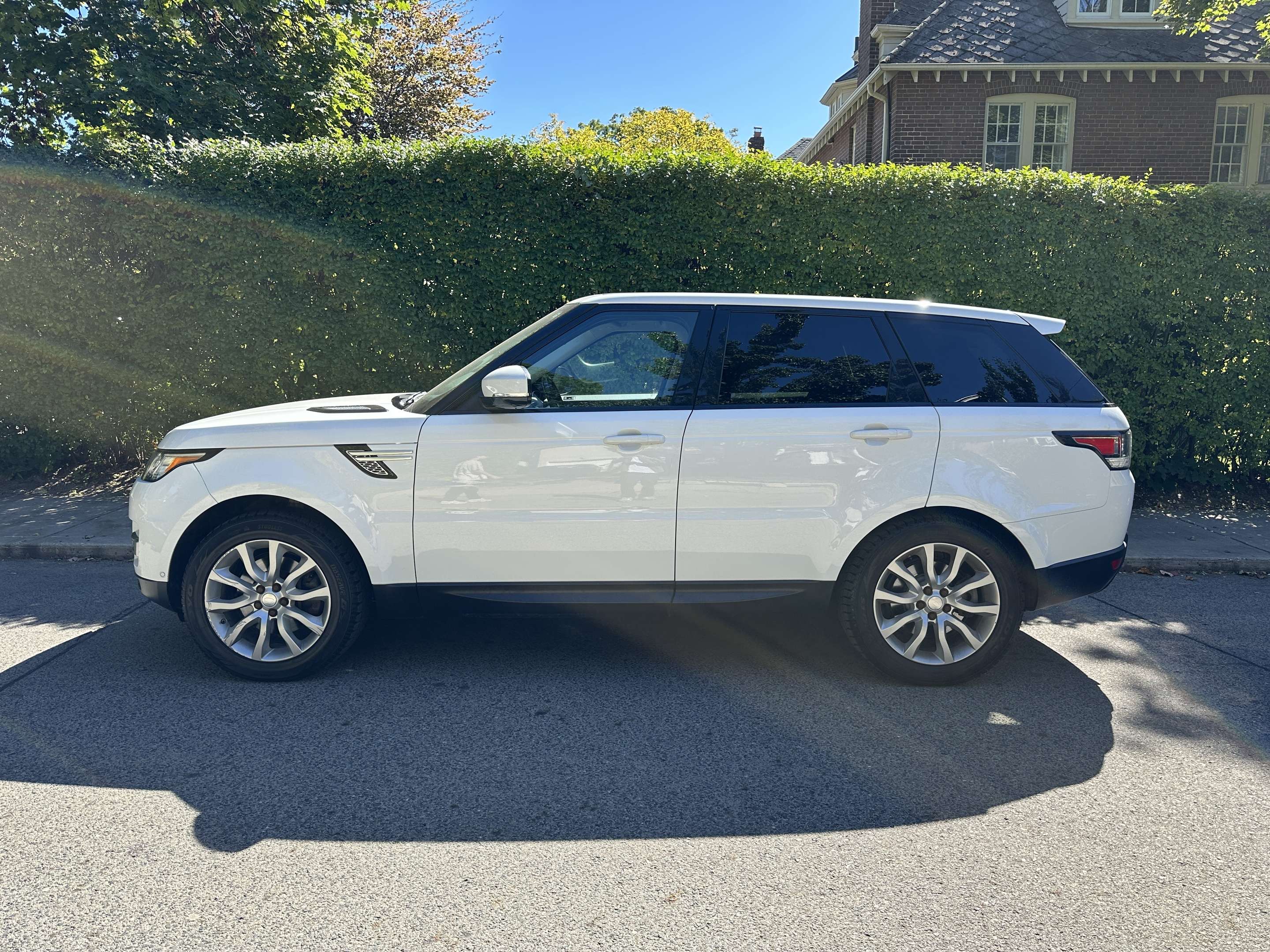 2014 Land Rover Range Rover Sport 4WD 4dr HSE alt 3