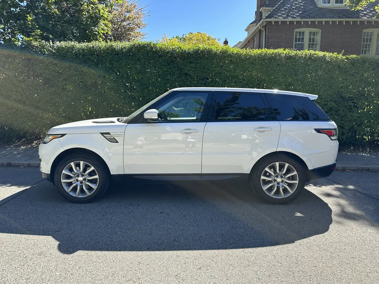 Land Rover Range Rover Sport снимка Land Rover Range Rover Sport