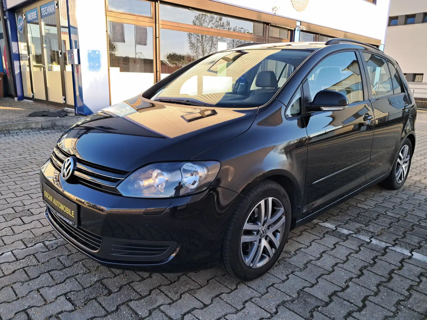 Volkswagen Golf Plus Comfortline-AUTOMATIK-Sitzheizung-HU:07.2026- Schwarz - 2