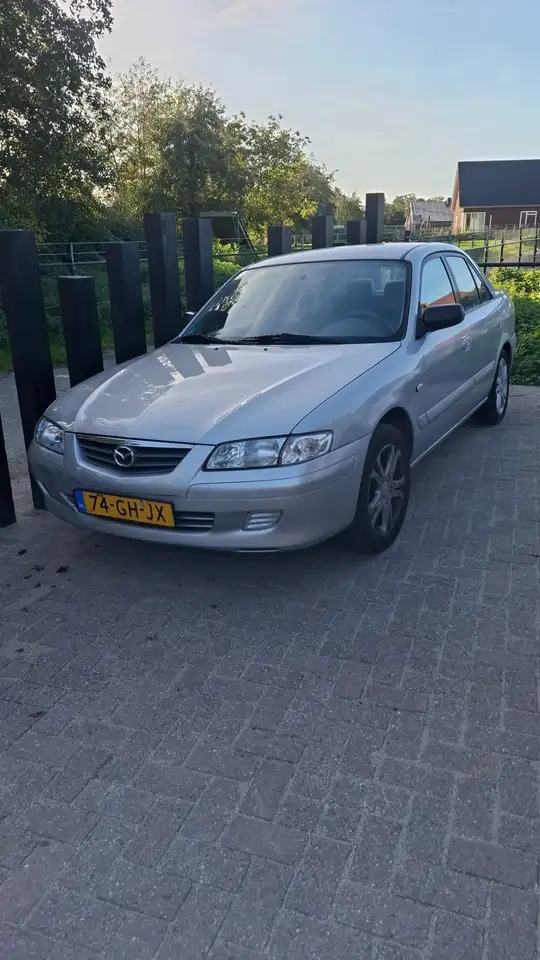 Mazda 626 1.8i Comfort, foto 2