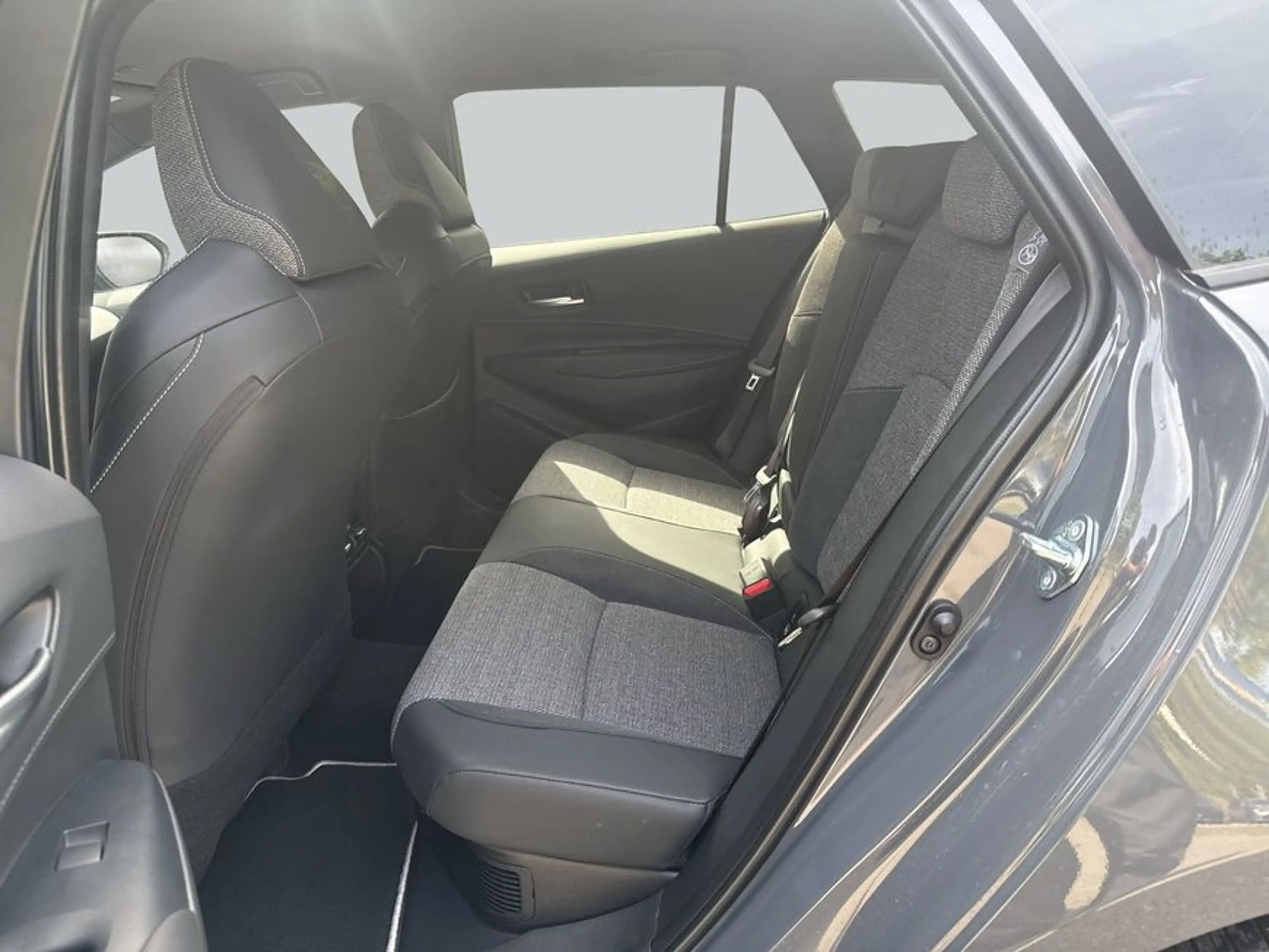 Toyota Corolla 2.0 Hybrid TS Technik-Paket Kamera Navi — photo 11