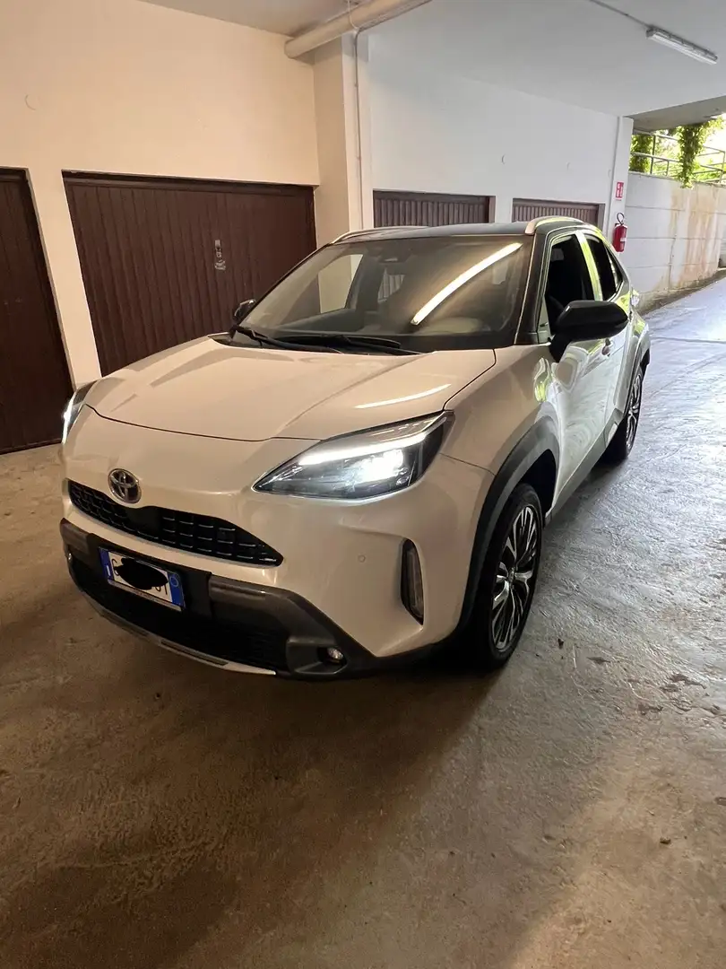Toyota Yaris Cross Adventure 1.5 hybrid Bianco - 1