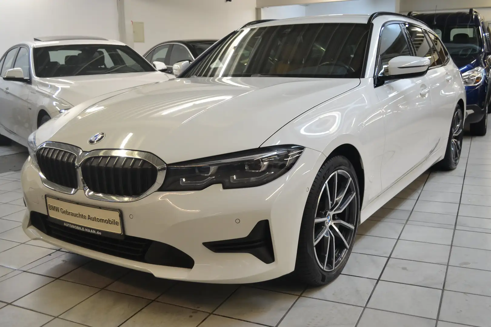 BMW 320 iA G21*SPORTAUTOM.*LEDER*LIVE*LED*SPORTSITZE*M-SPO Weiß - 1