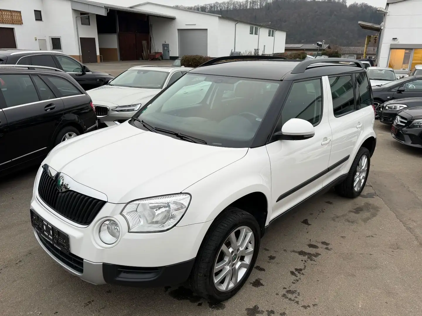 Skoda Yeti Ambition PlusEdition*NEU*TÜV*NAVI*automatik Wit - 2