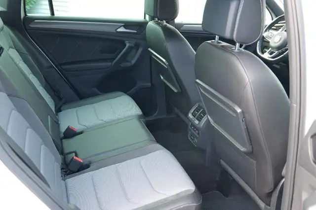 Volkswagen Tiguan view 12