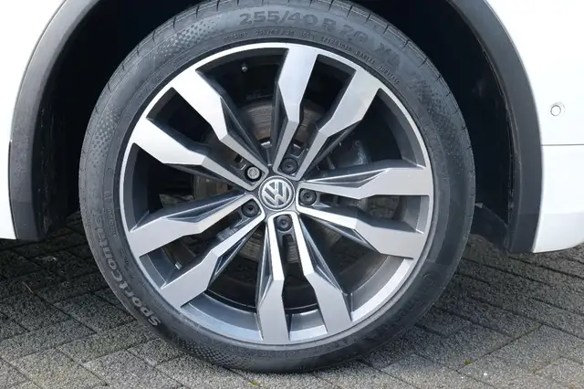 Volkswagen Tiguan view 7