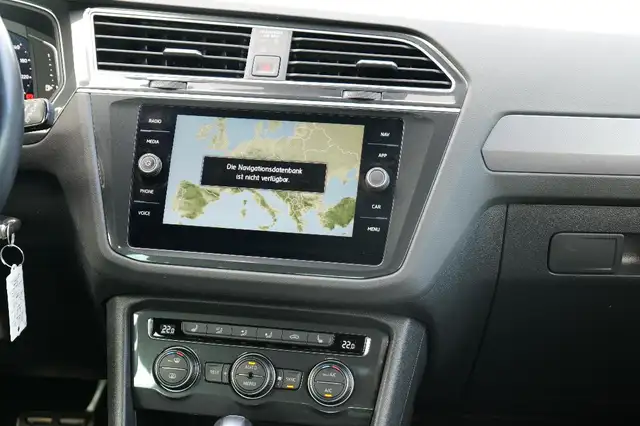 Volkswagen Tiguan view 13