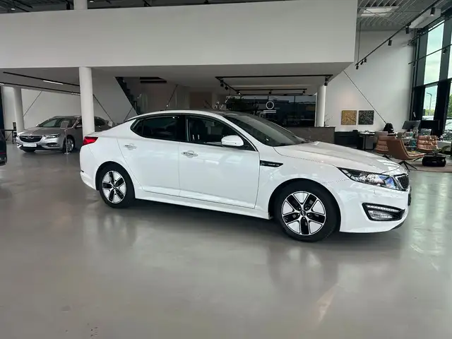 Kia Optima AUTOMATIK+NAVI+KAMERA+LEDER+PANO Spirit Hybrid