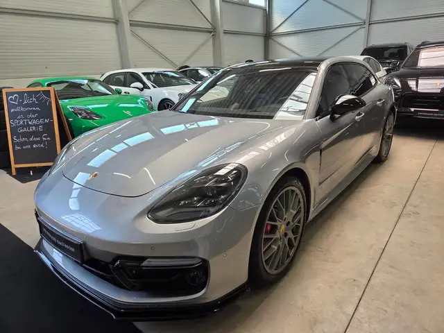 Porsche Panamera view 6