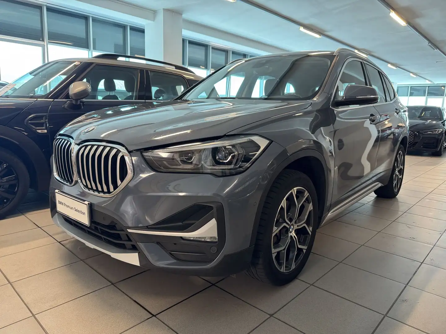 BMW X1 X1 sDrive18d xLine Grau - 1