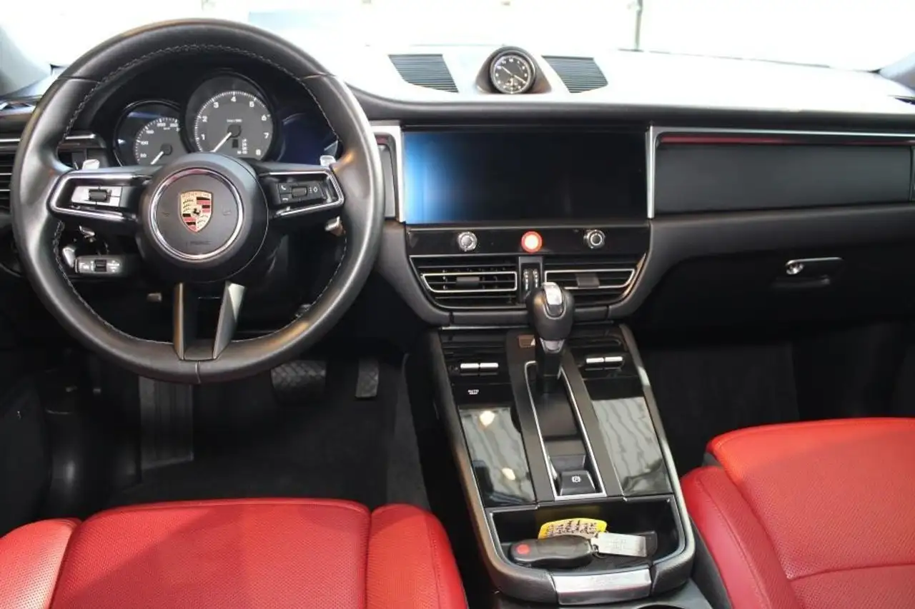 Porsche Macan снимка Porsche Macan