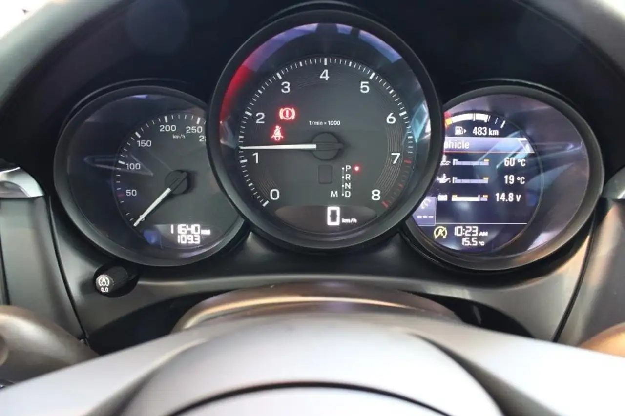 Porsche Macan снимка Porsche Macan