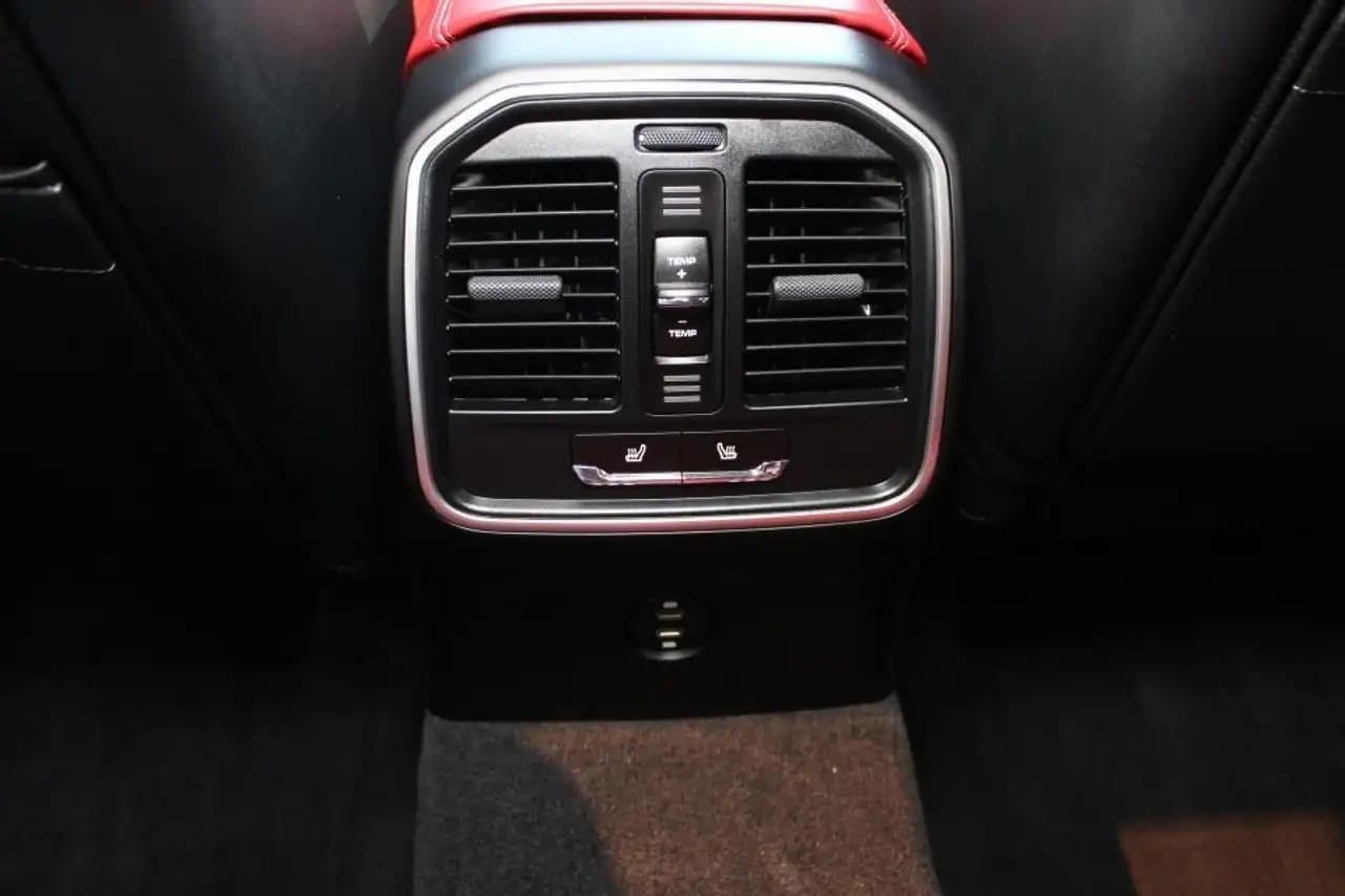 Porsche Macan снимка Porsche Macan