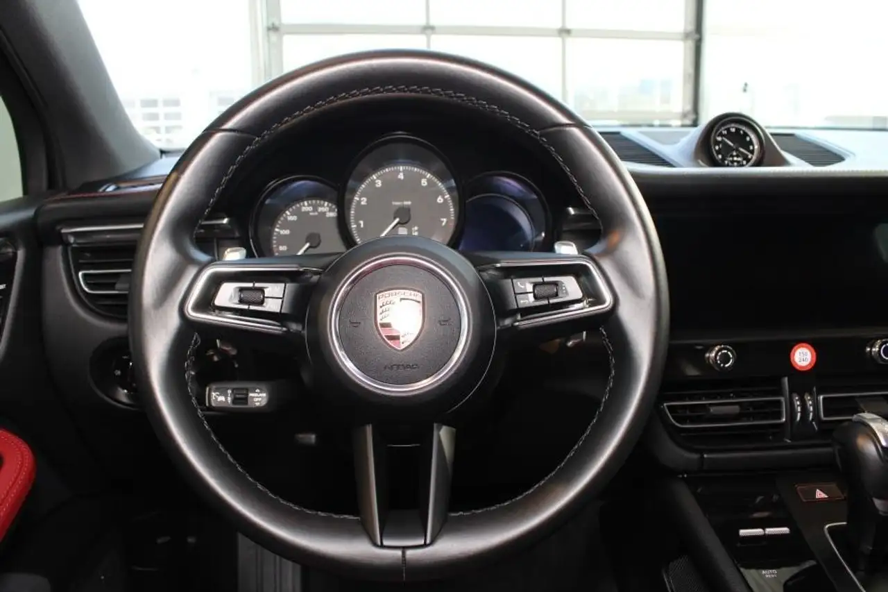 Porsche Macan снимка Porsche Macan