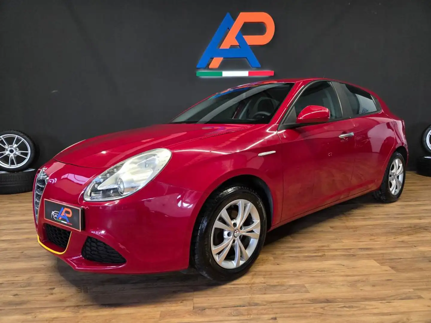 Alfa Romeo Giulietta 1.4 Turbo 120cv GPL Rouge - 1
