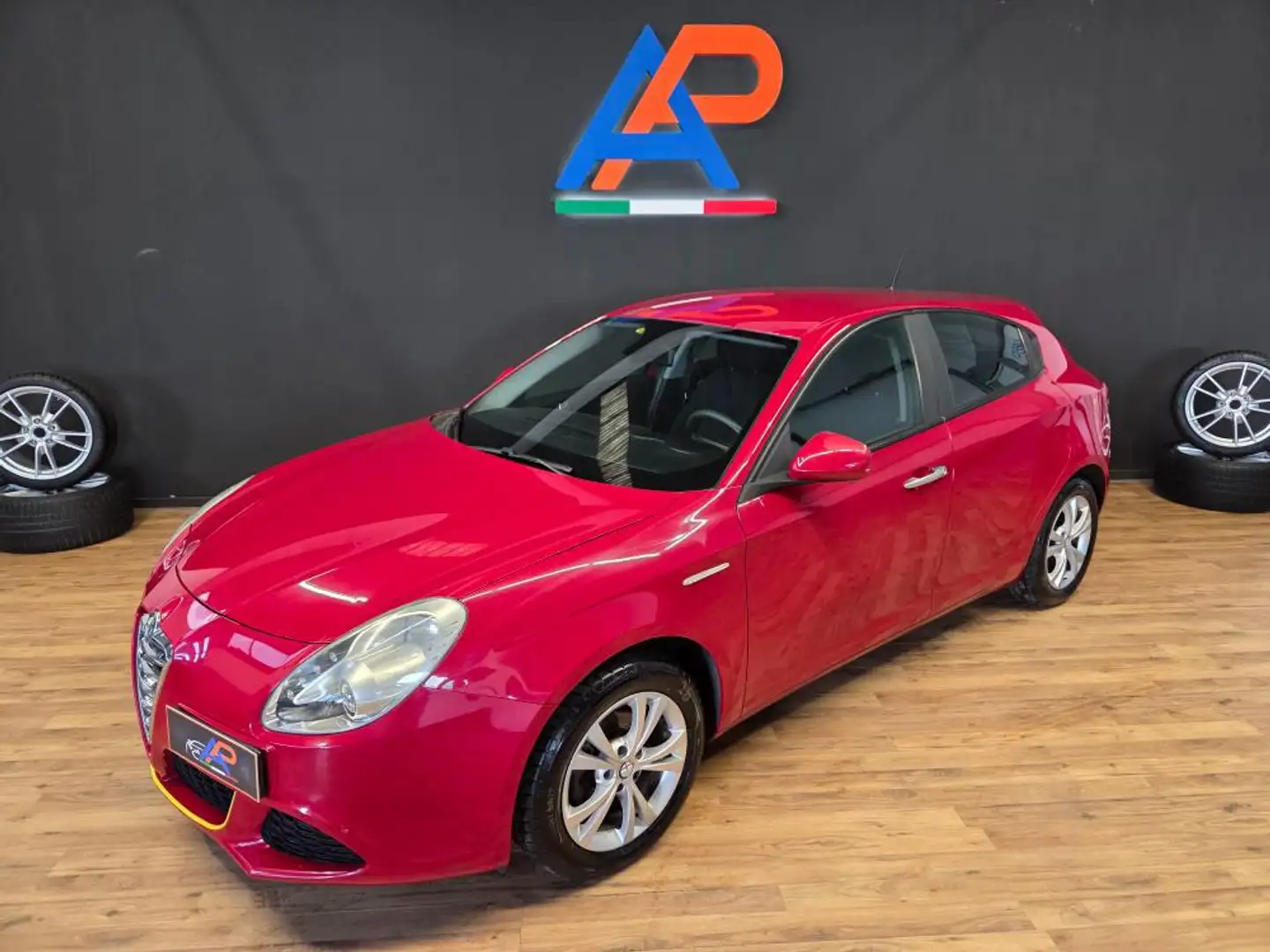 Alfa Romeo Giulietta 1.4 Turbo 120cv GPL Rouge - 2