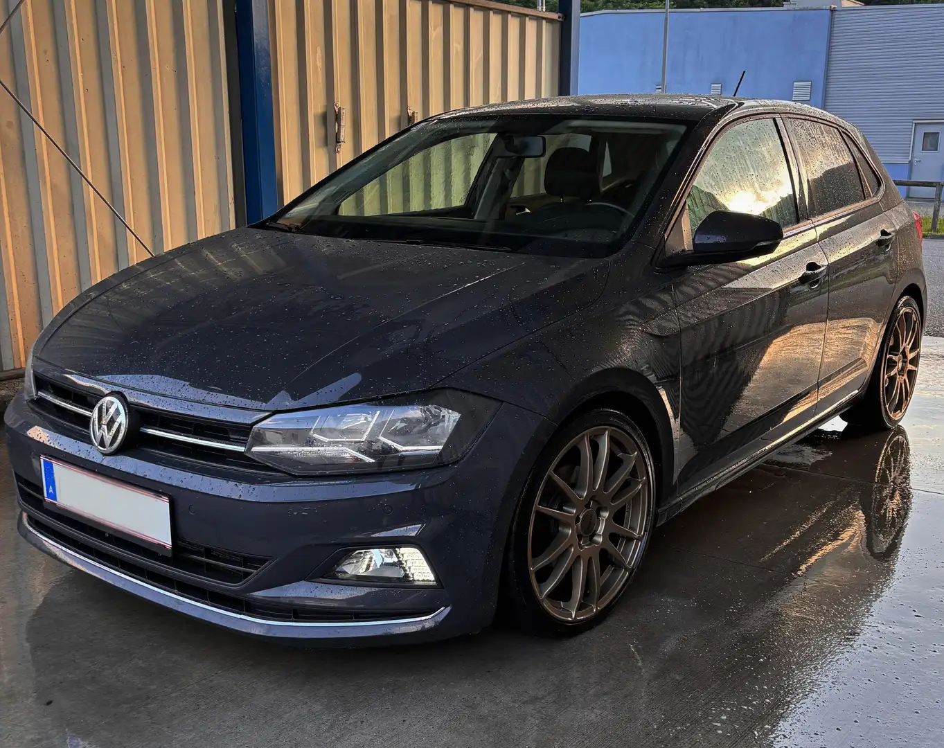 Volkswagen Polo 1,6 TDI SCR Highline Grau - 1
