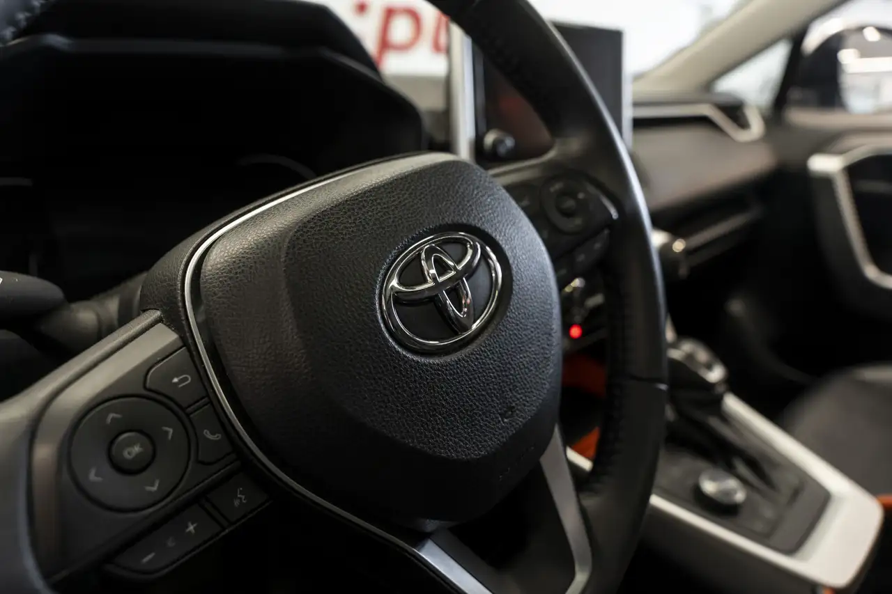 Toyota RAV 4 снимка Toyota RAV 4