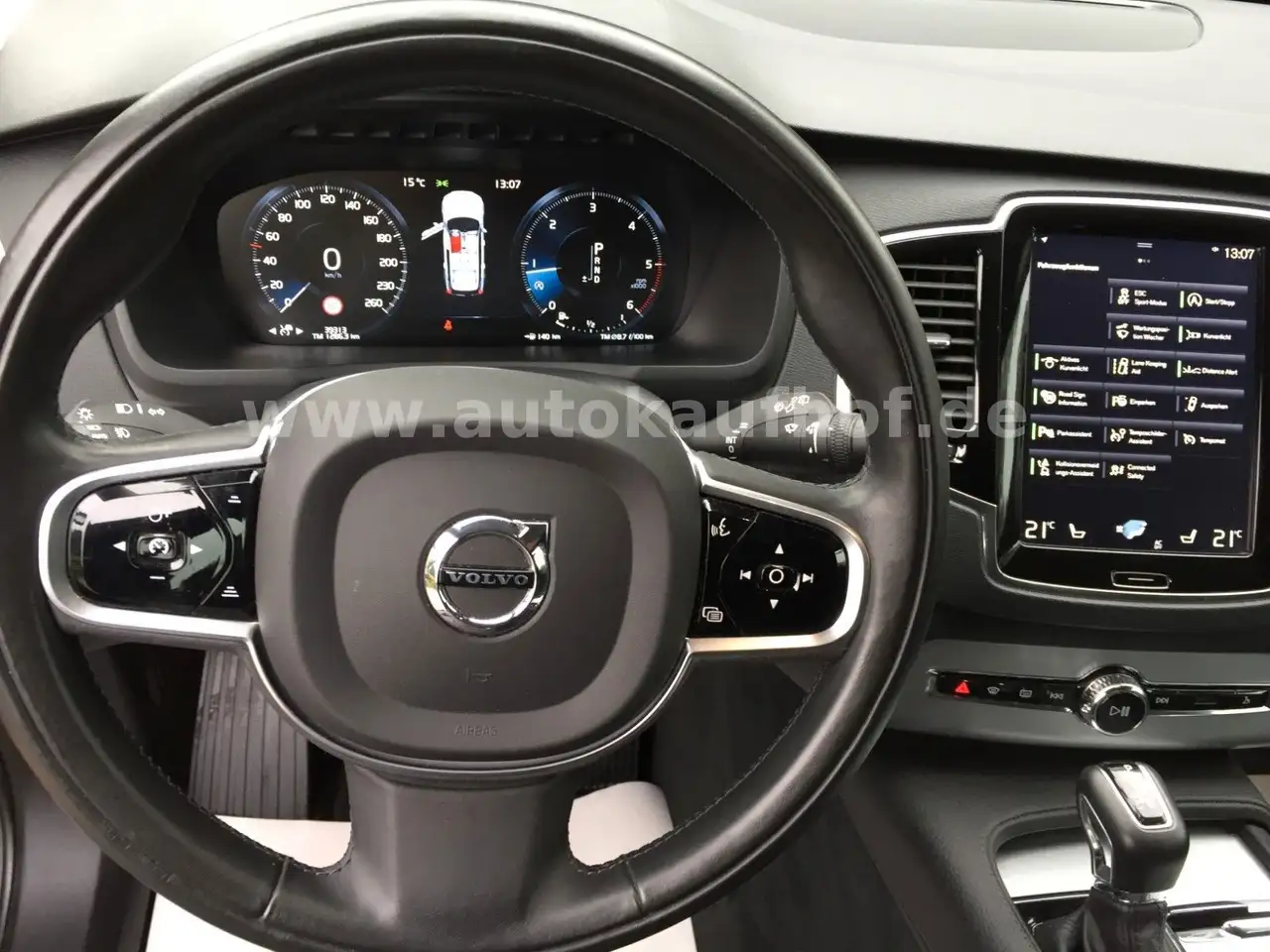 Volvo XC90 — photo 17 sur 23