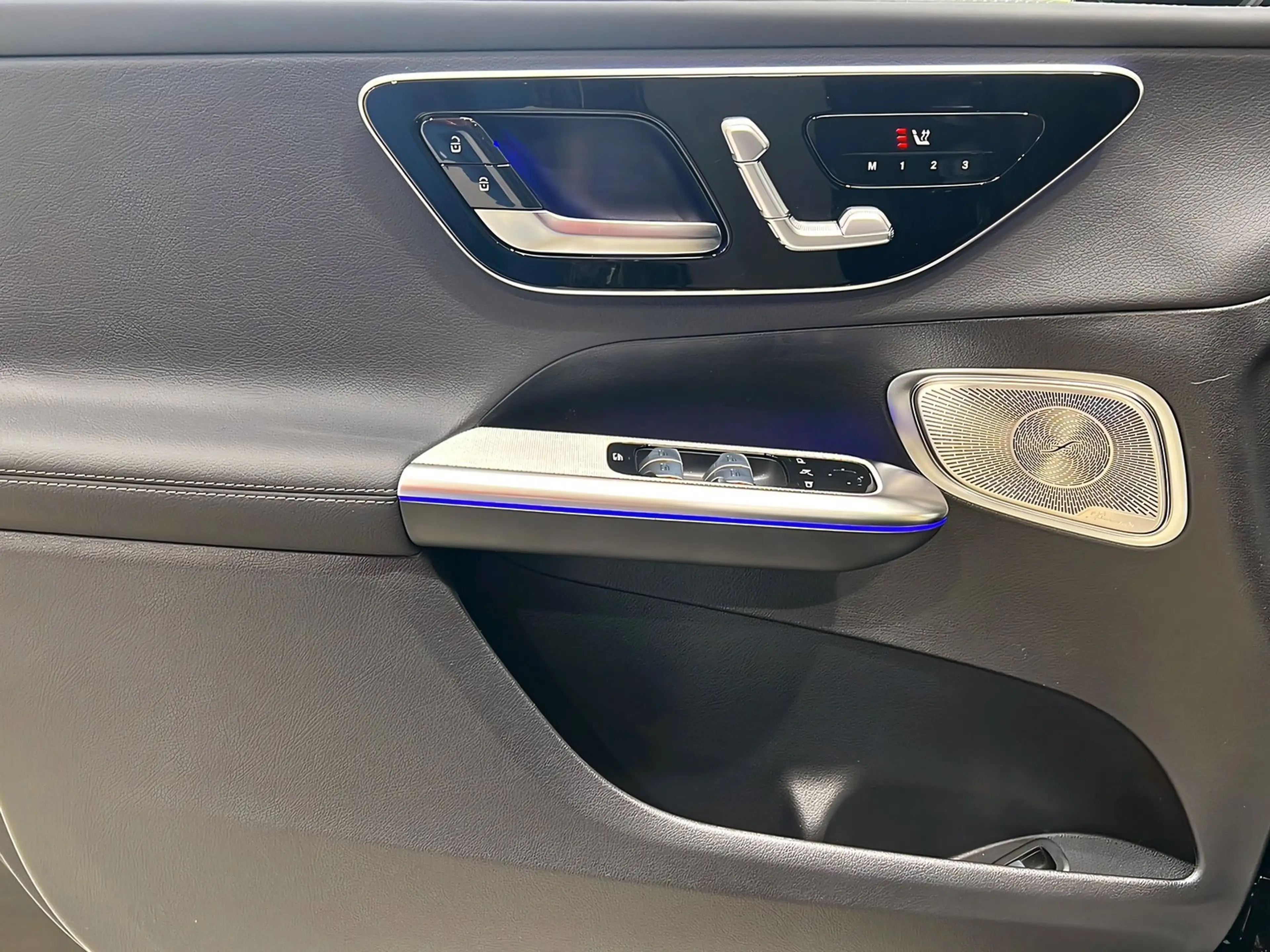 Mercedes-Benz GLC 450 d 4M AMG+DIGITAL+DISTR+Burm+StHz+AHK+360 — photo 13