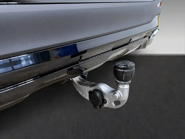 Mercedes-Benz GLC view 11