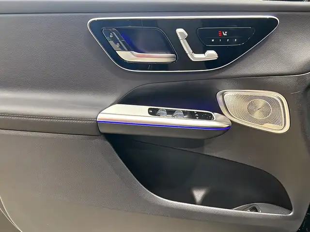 Mercedes-Benz GLC view 13