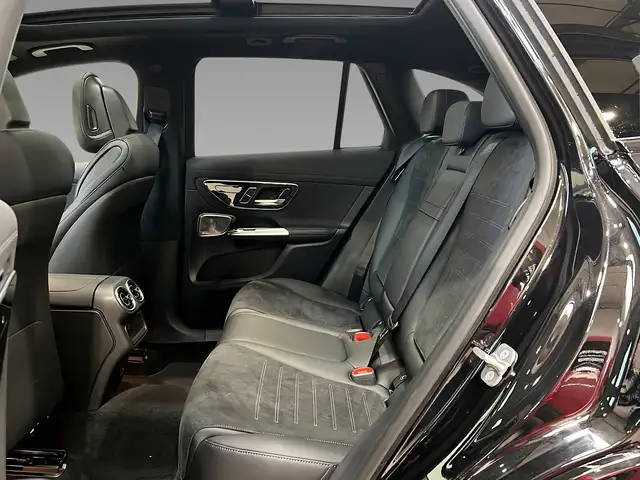 Mercedes-Benz GLC view 9