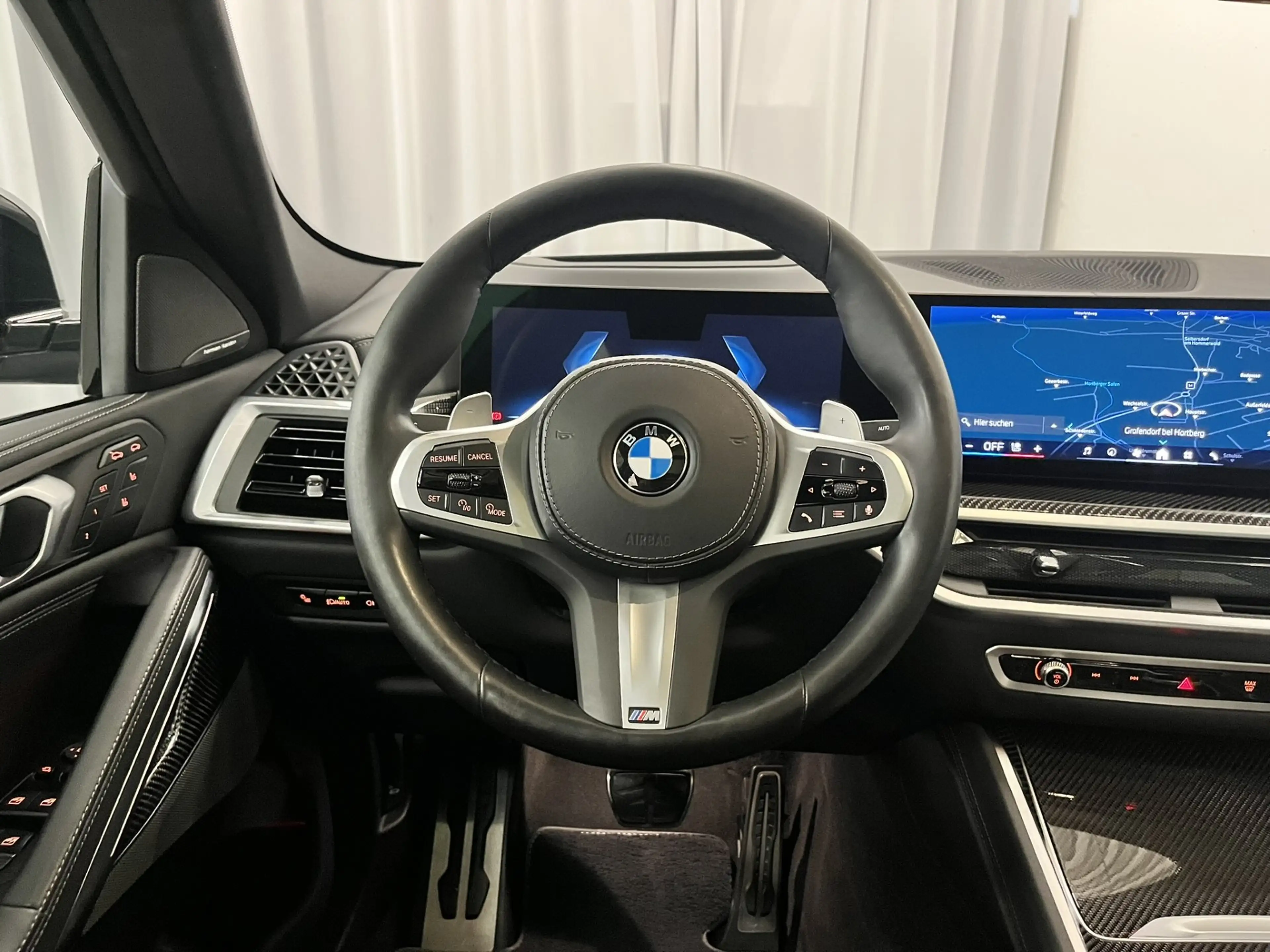 BMW X6 xDrive40i *M-Sport PRO / Innovationspaket / Panorama* — photo 10