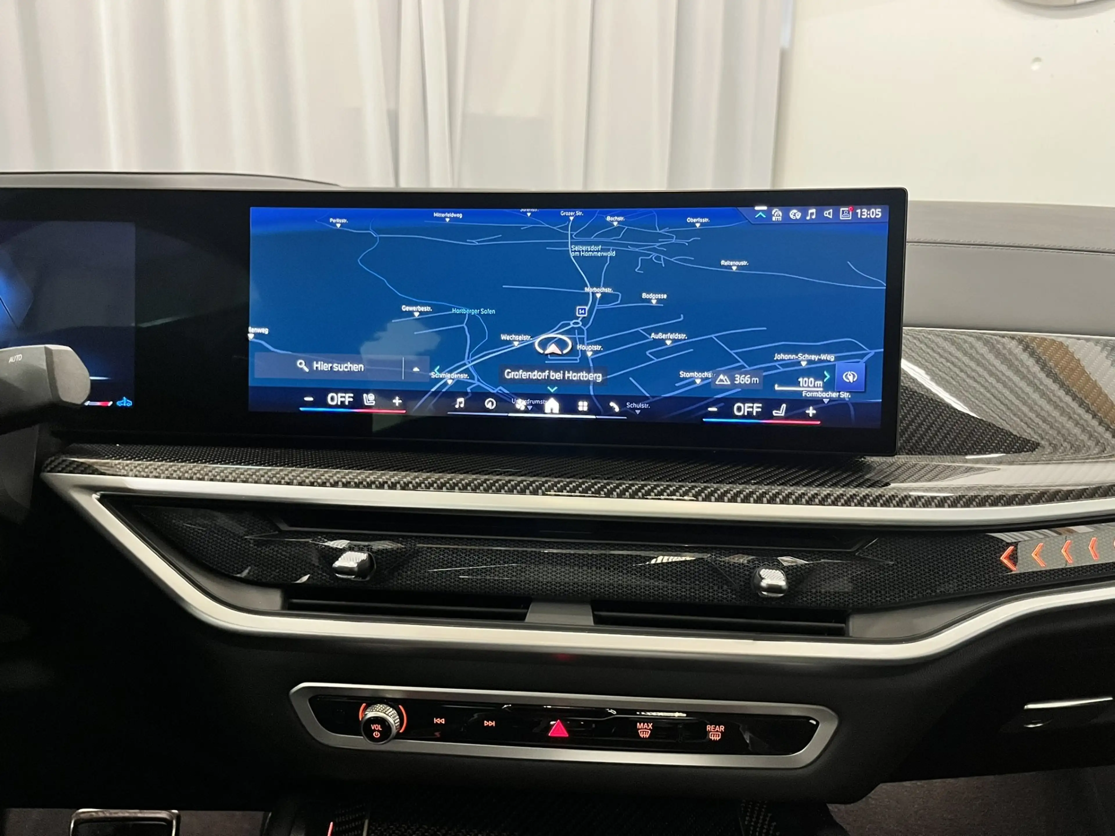 BMW X6 xDrive40i *M-Sport PRO / Innovationspaket / Panorama* — photo 11
