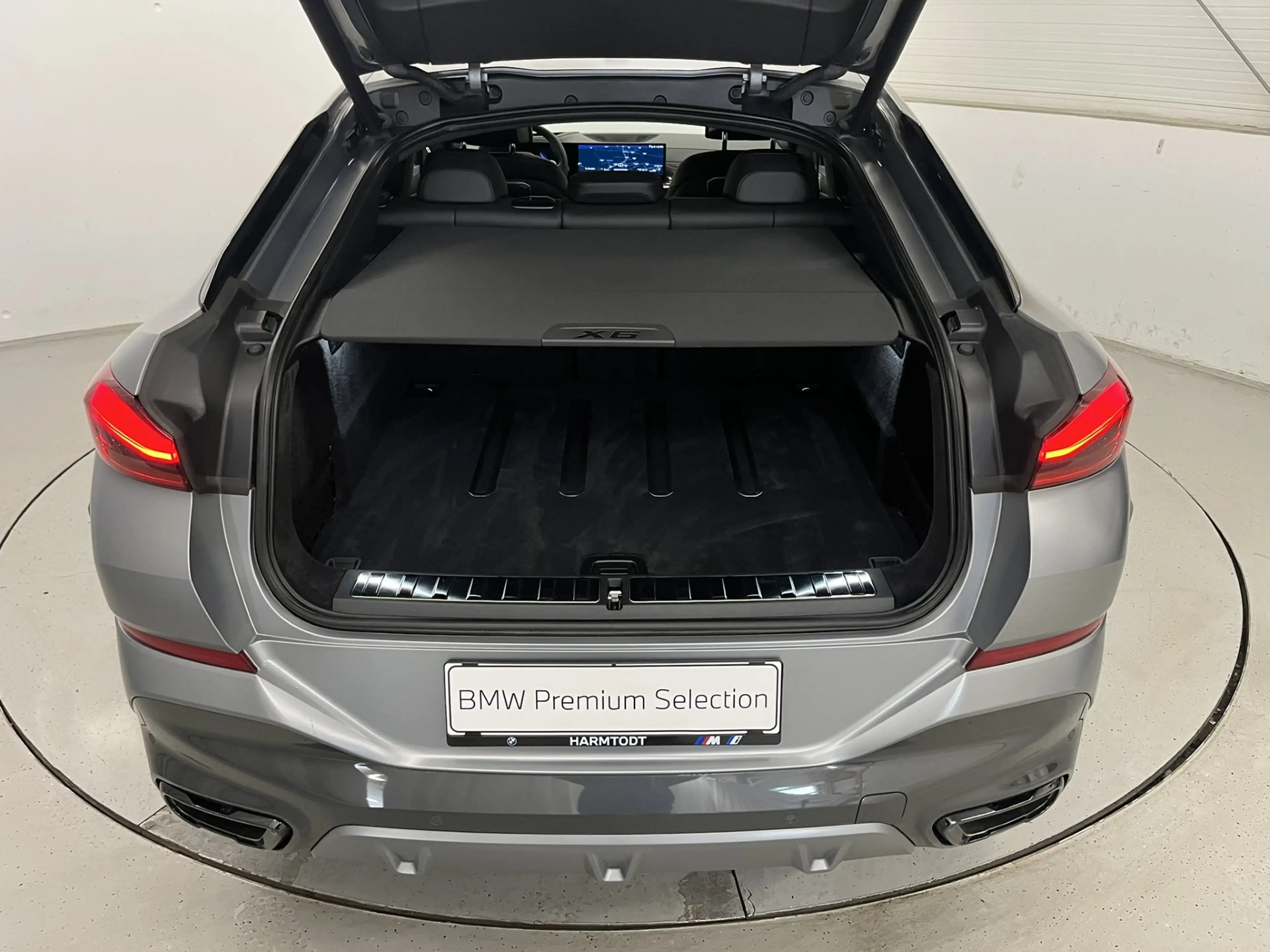 BMW X6 xDrive40i *M-Sport PRO / Innovationspaket / Panorama* — photo 15