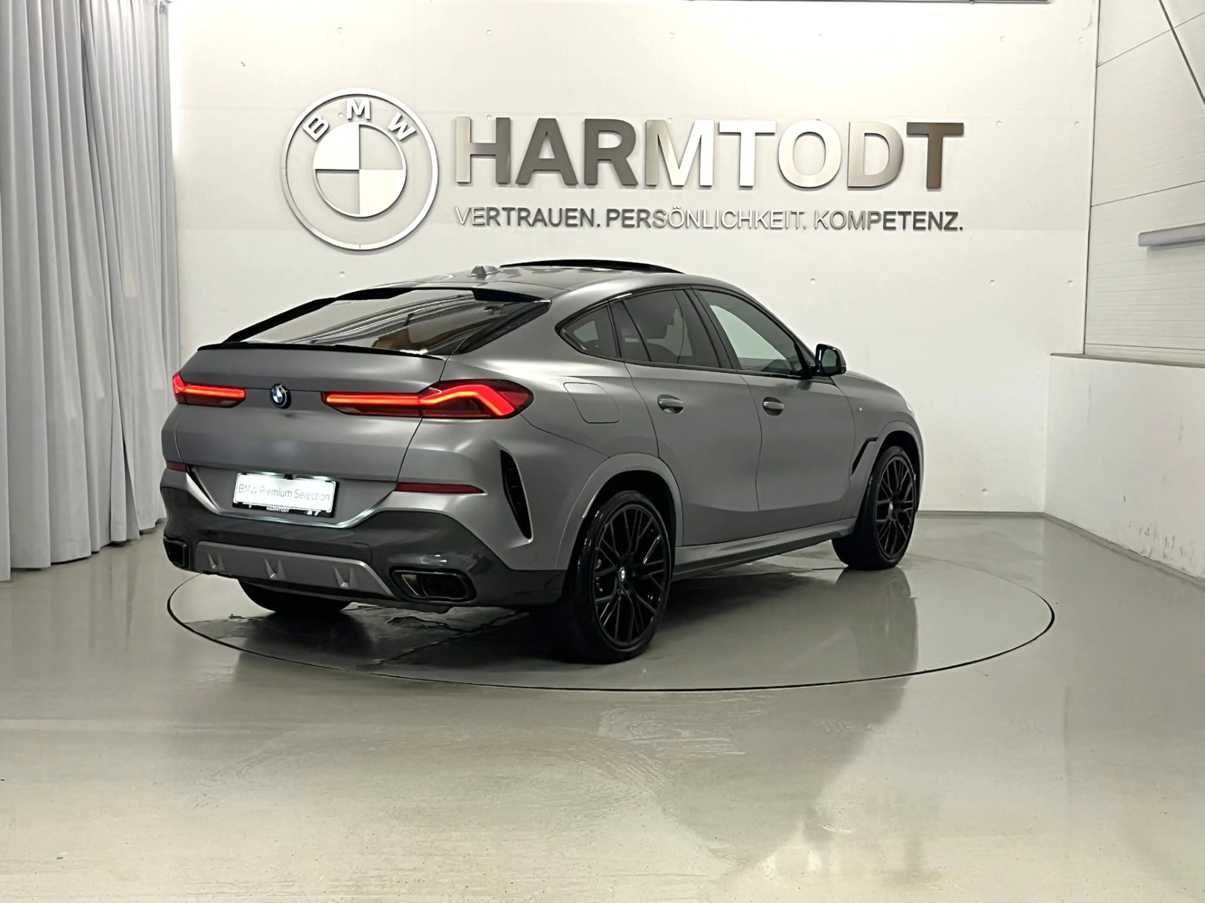 BMW X6 xDrive40i *M-Sport PRO / Innovationspaket / Panorama* — photo 5