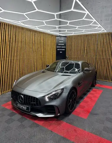 Mercedes-Benz Mercedes gtr 4.0 v8 585ch