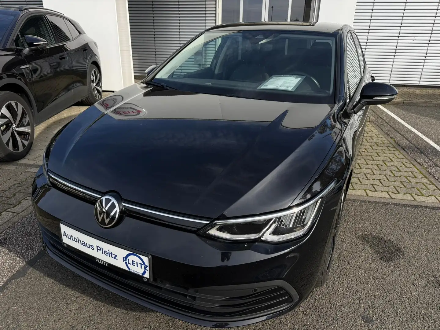 Volkswagen Golf VIII 1.5 eTSI DSG Life *Black* LED RFK 8FACH ACC Noir - 1