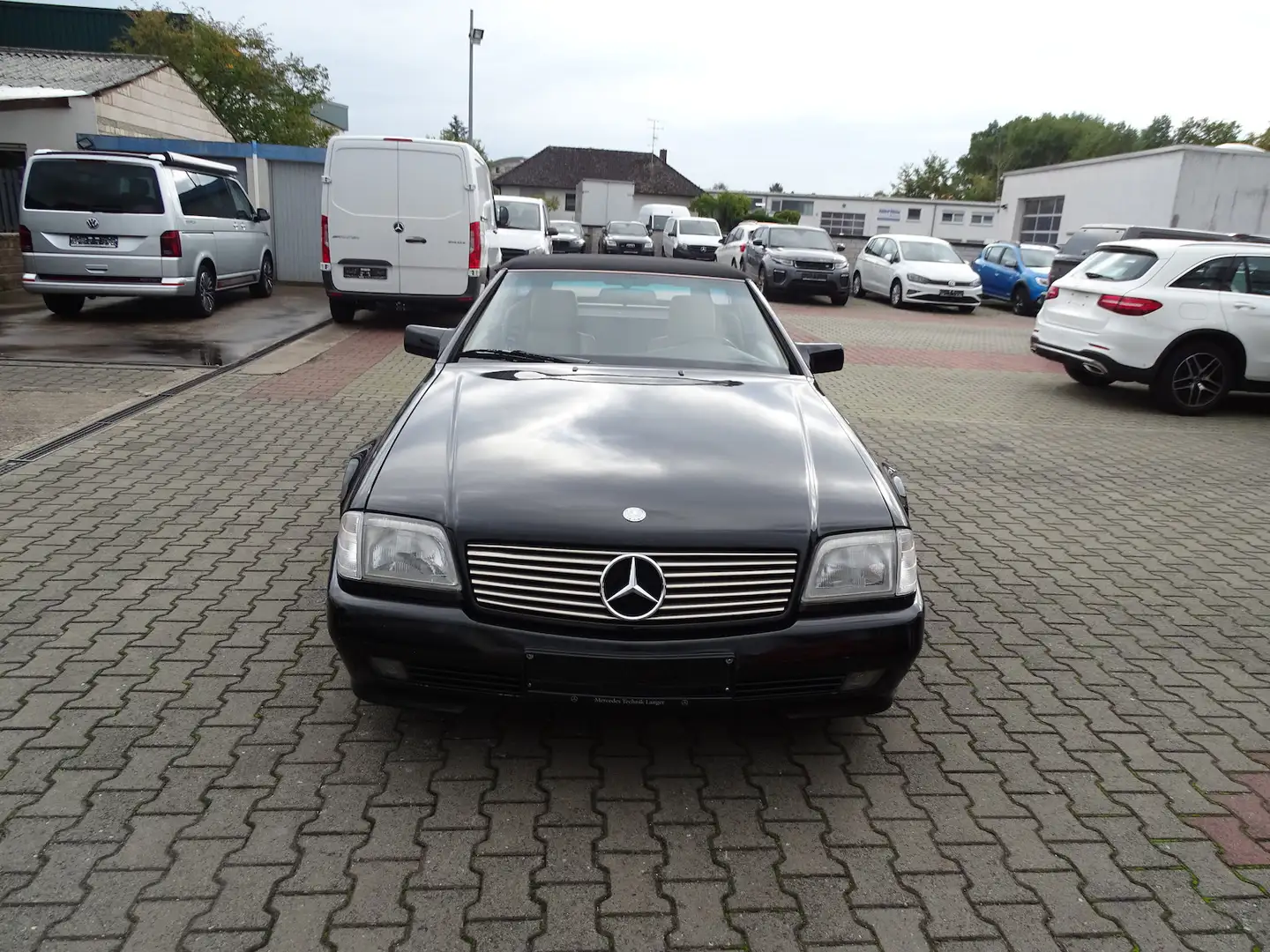 Mercedes-Benz SL 300 Automatik, Leder, 17 Zoll AMG Monoblock Schwarz - 2
