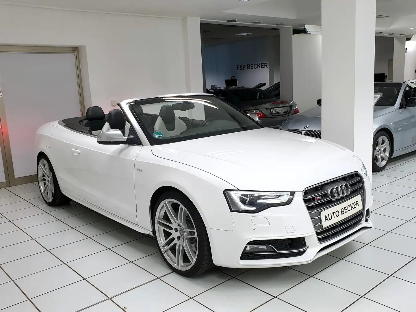 Audi S5 3.0 TFSI Cabrio S Tronic Quattro 2.Hand Scheckheft Bílá - 2
