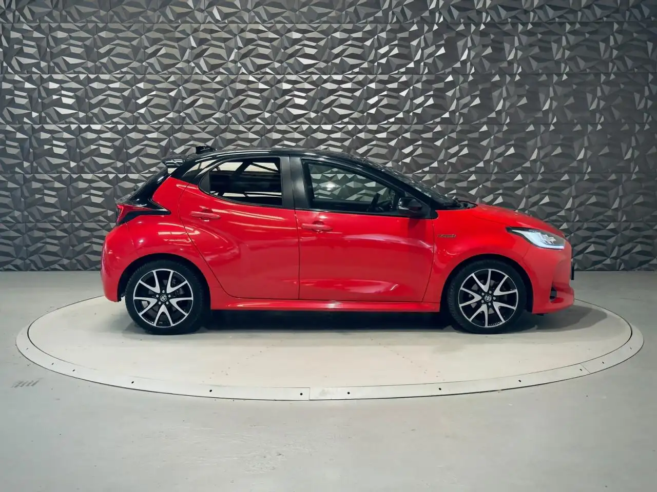 Toyota Yaris Yaris — photo 8