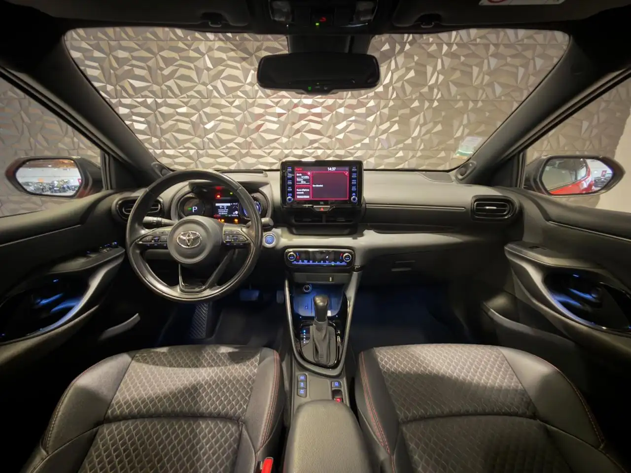 Toyota Yaris Yaris — photo 16