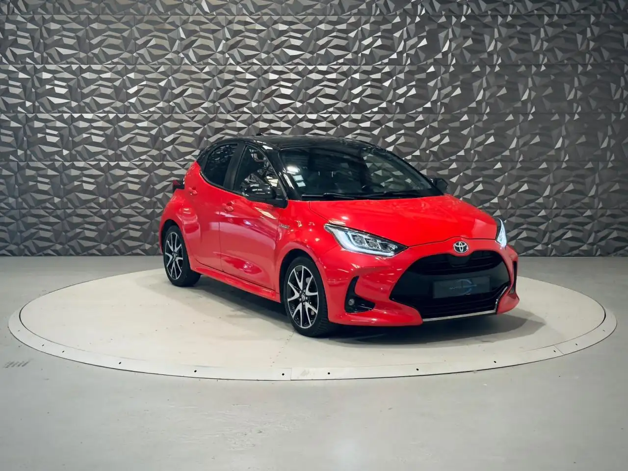 Toyota Yaris Yaris — photo 2