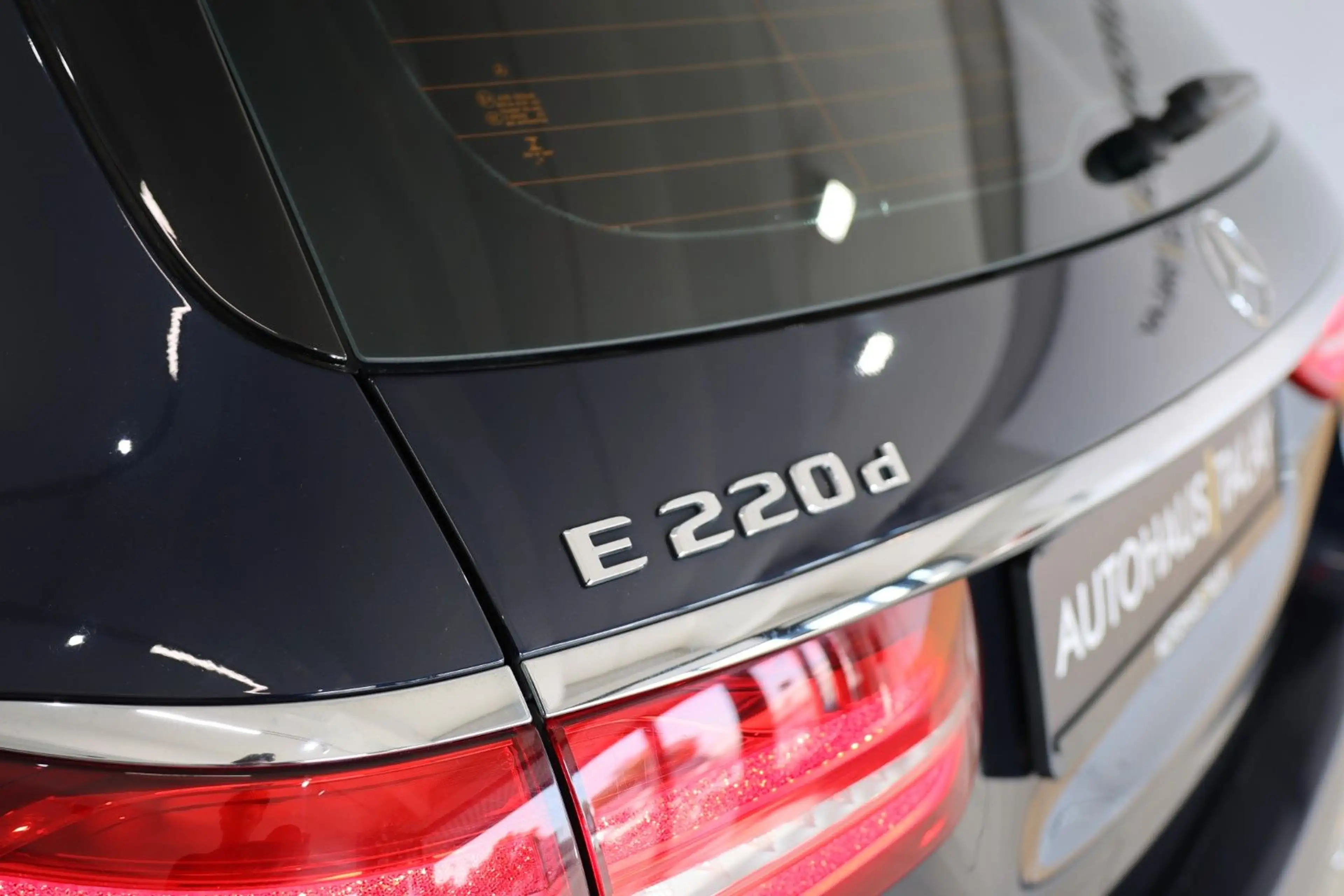Mercedes-Benz E 220 d T-Modell Avantgarde* MultiBeam*KAM*Navi — photo 4