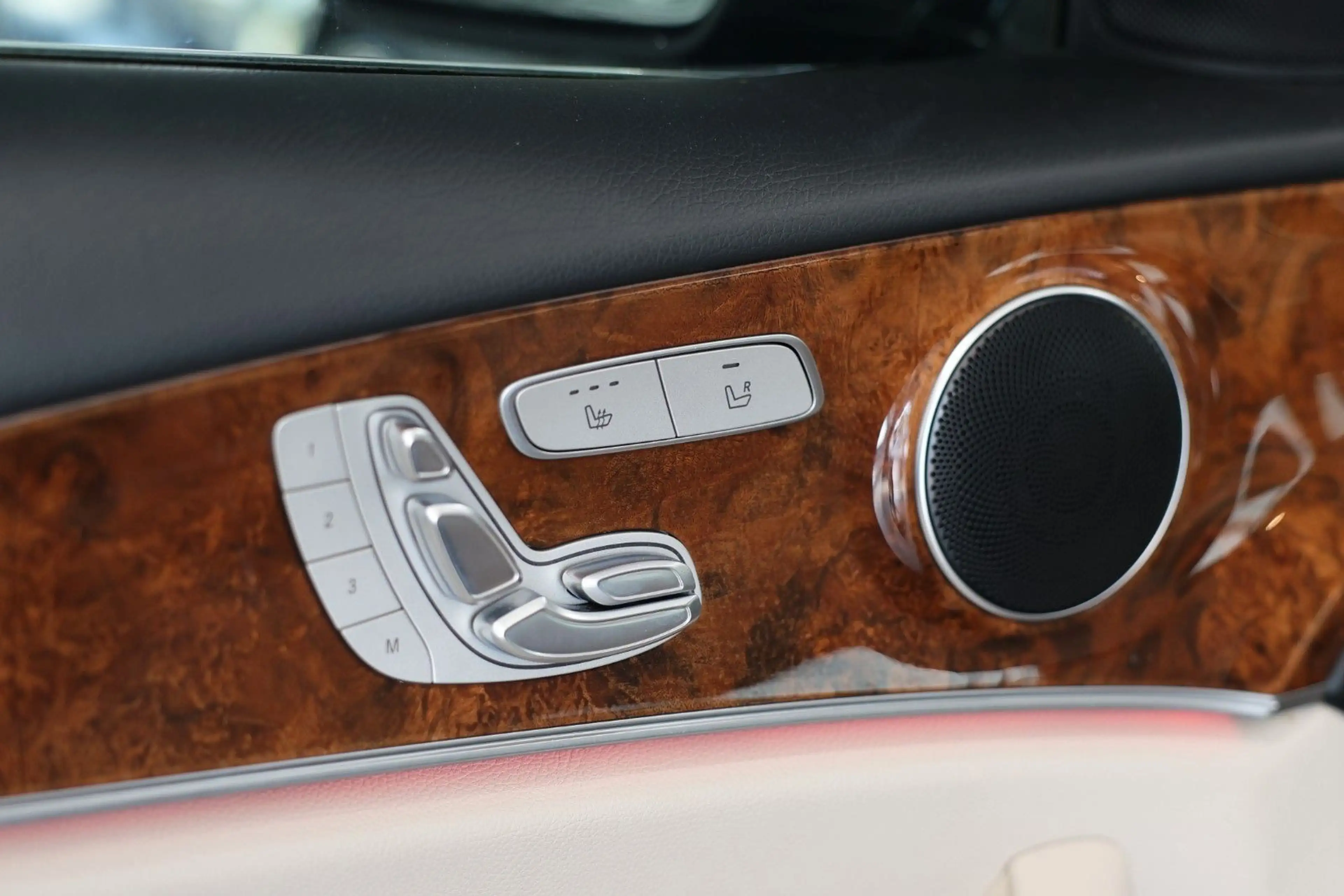 Mercedes-Benz E 220 d T-Modell Avantgarde* MultiBeam*KAM*Navi — photo 11