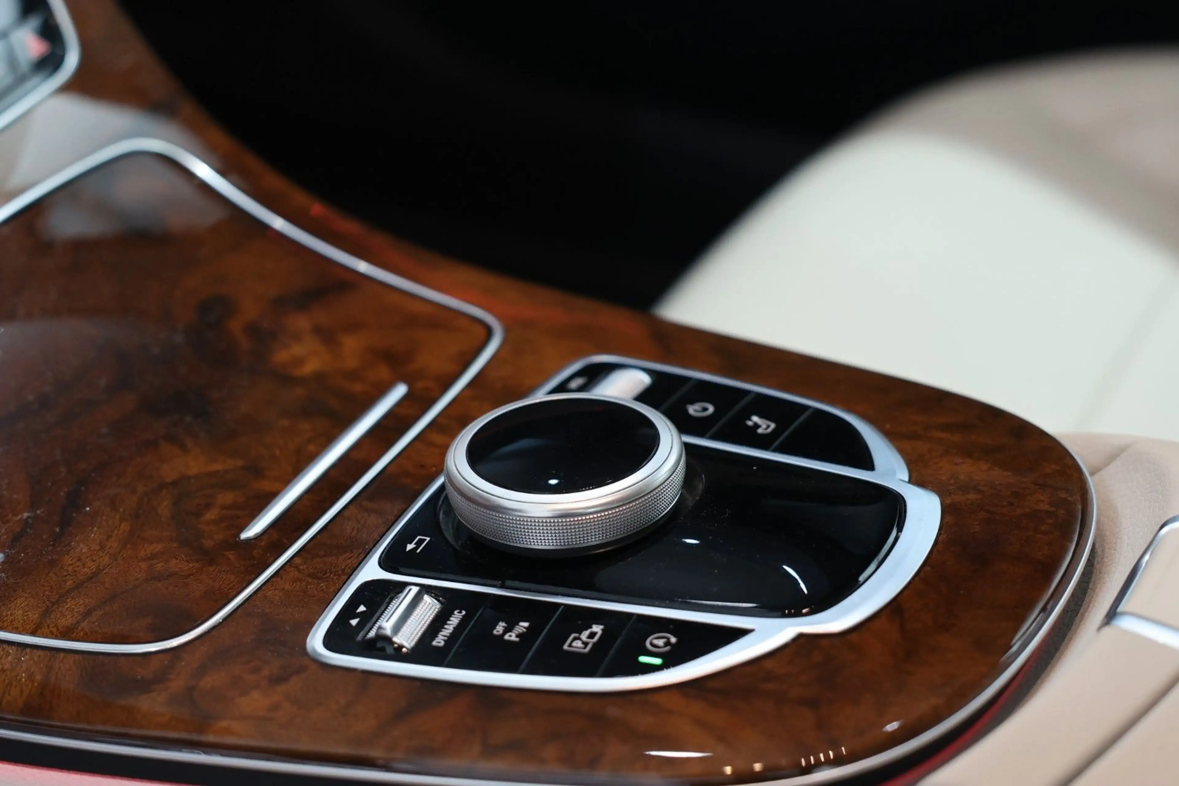 Mercedes-Benz E 220 d T-Modell Avantgarde* MultiBeam*KAM*Navi — photo 18