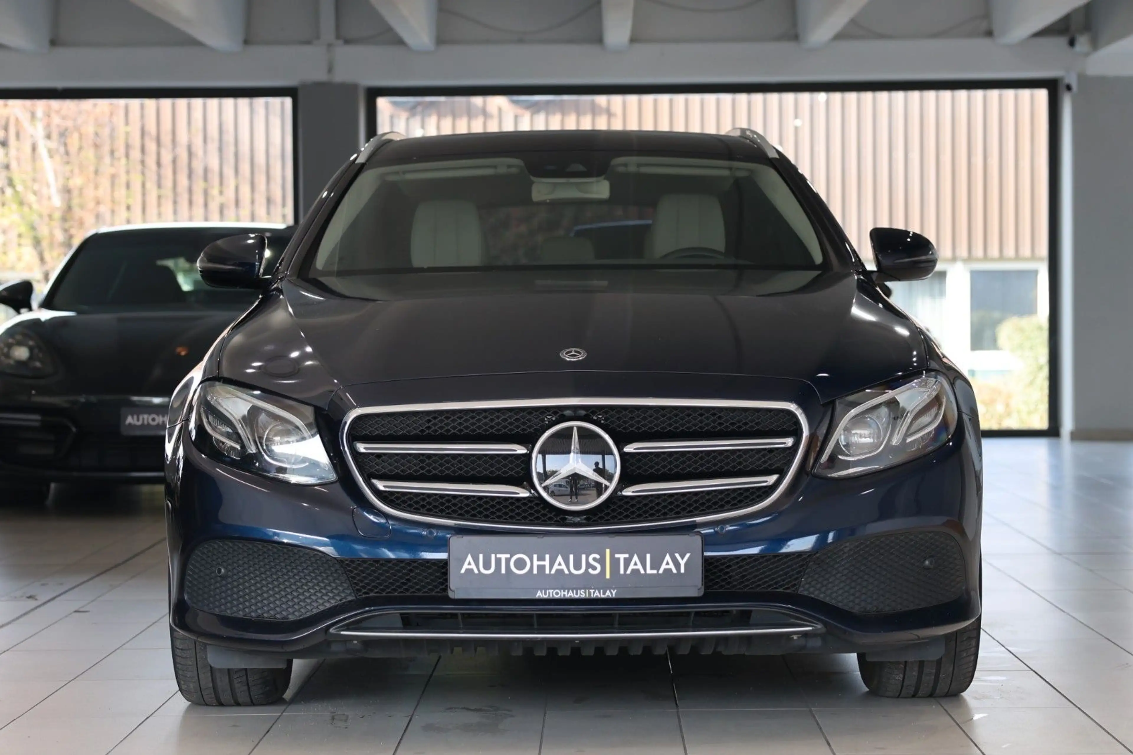Mercedes-Benz E 220 d T-Modell Avantgarde* MultiBeam*KAM*Navi — photo 2