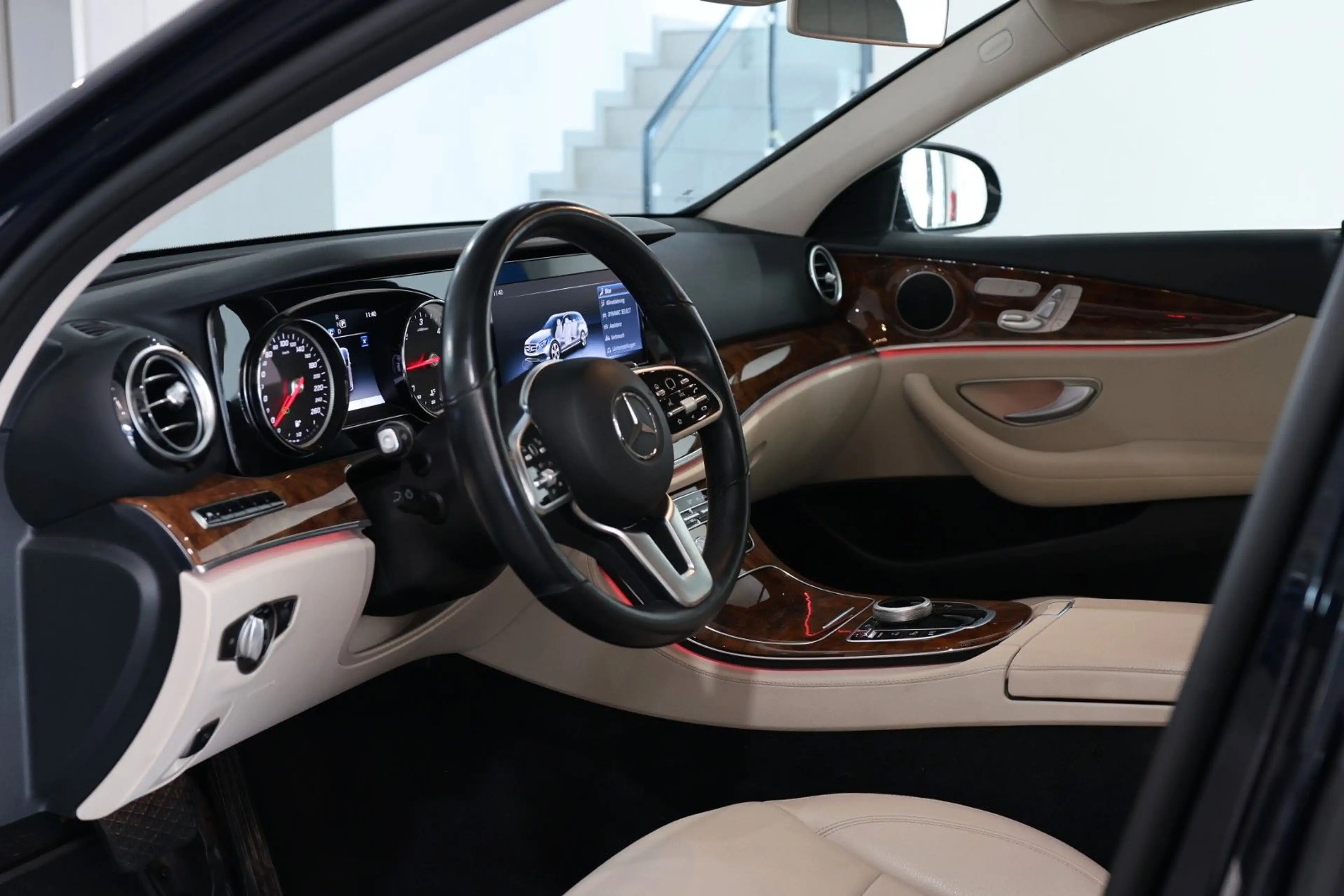 Mercedes-Benz E 220 d T-Modell Avantgarde* MultiBeam*KAM*Navi — photo 7