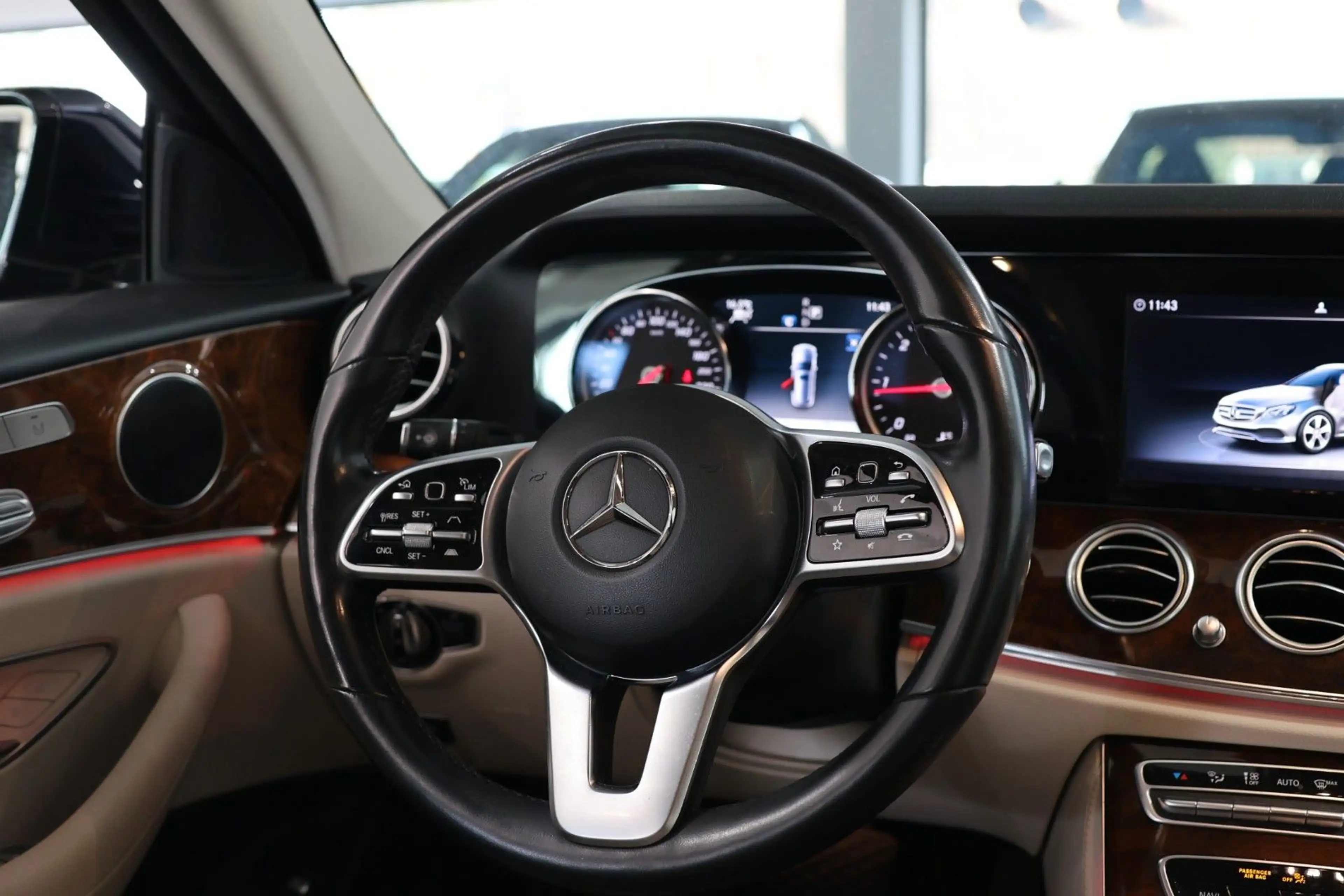Mercedes-Benz E 220 d T-Modell Avantgarde* MultiBeam*KAM*Navi — photo 20