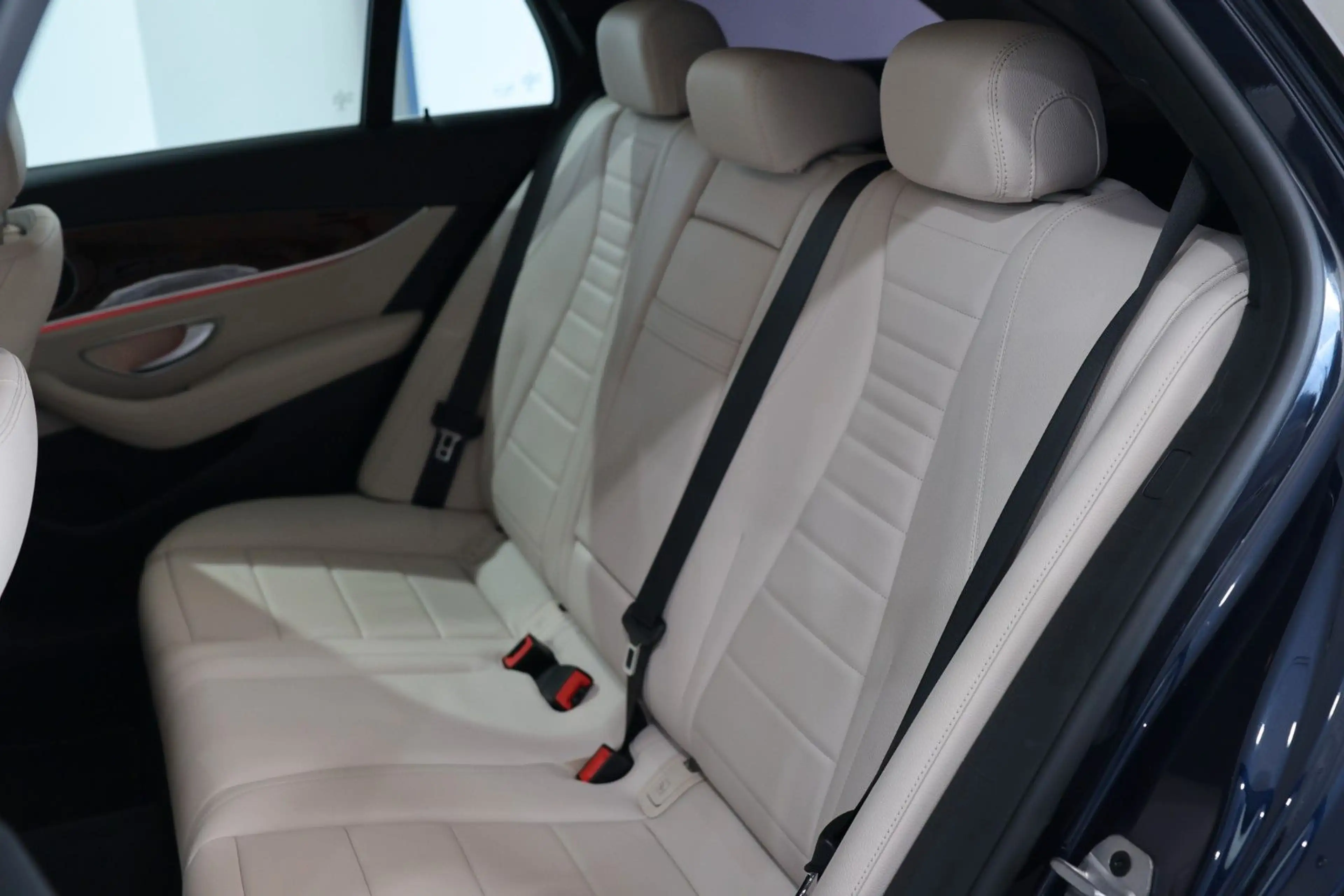 Mercedes-Benz E 220 d T-Modell Avantgarde* MultiBeam*KAM*Navi — photo 23