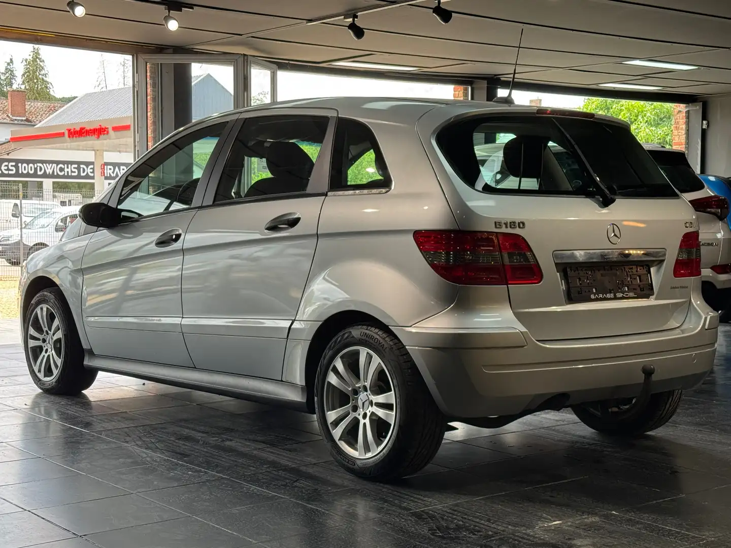 Mercedes-Benz B 180 CDI PRET A IMMATRICULER*SIEGES CHAUFFANTS*CLIM Zilver - 2