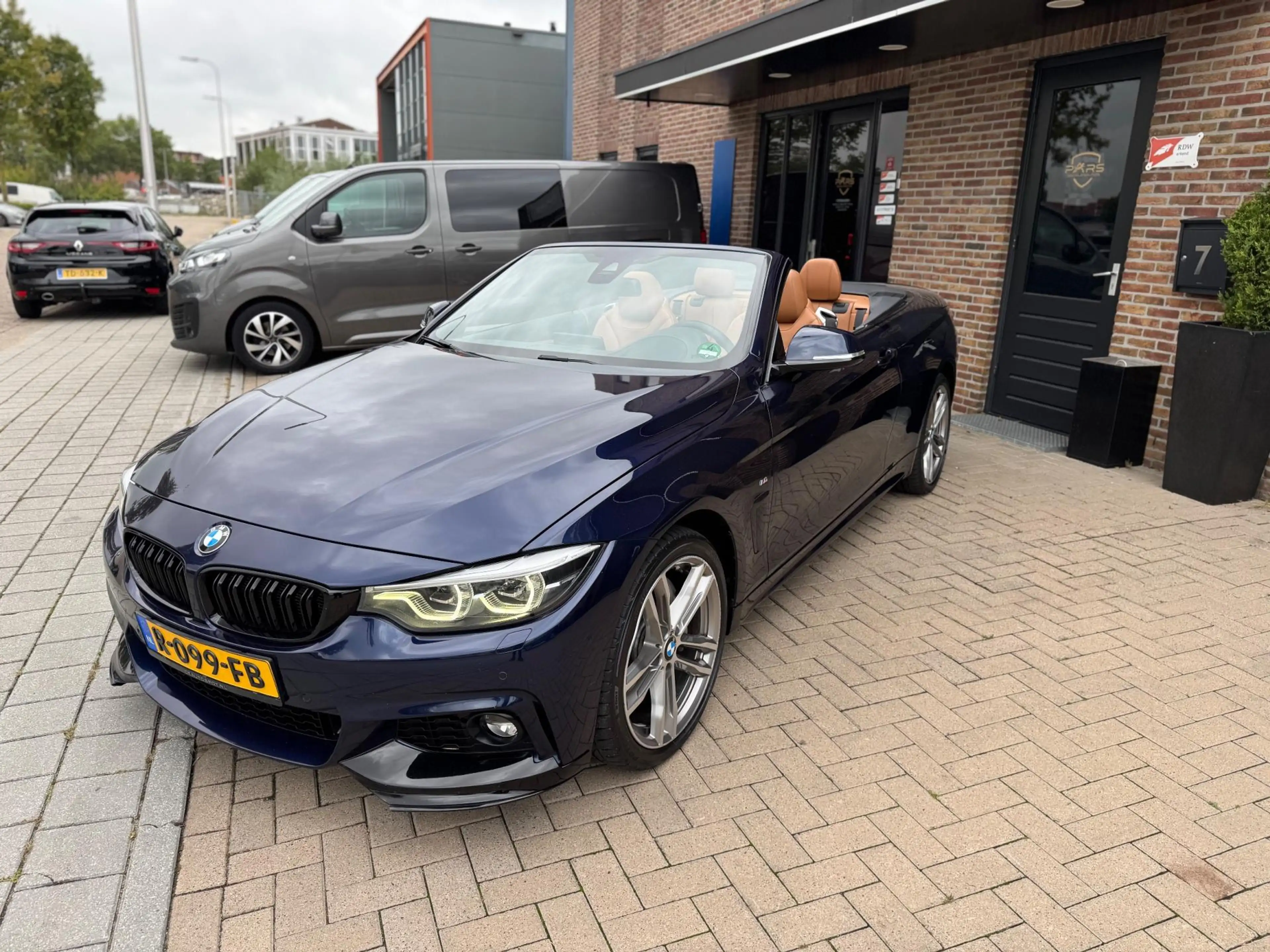 BMW 435 4-serie Cabrio 435d xDrive High Executive — photo 13